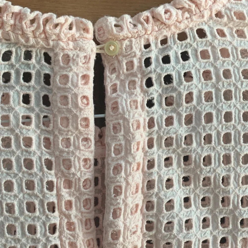 J Crew Point sur eyelet blouse . Worn 3x .‎ Retail 98